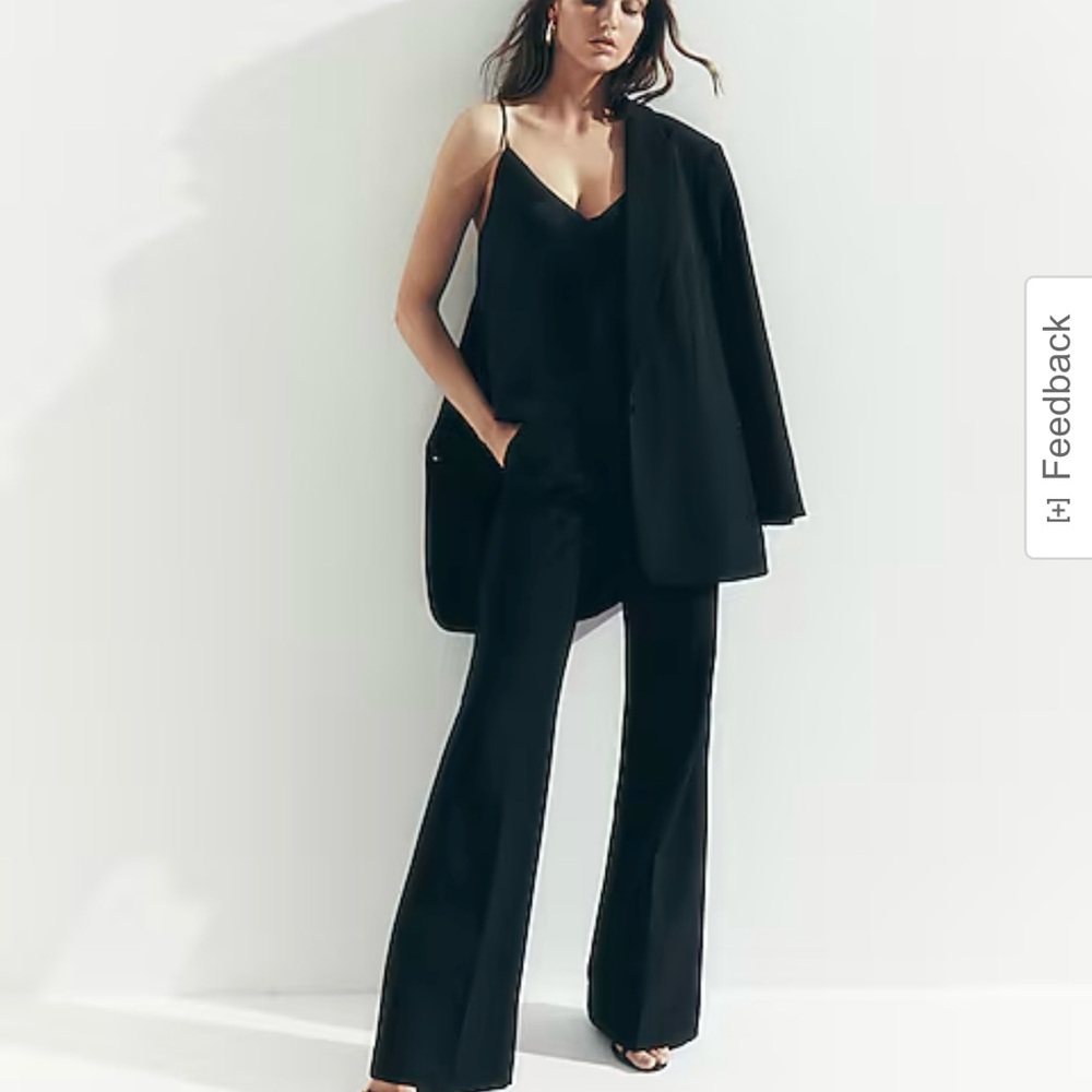 Express Black Women's Flare editor pant nwt 6R